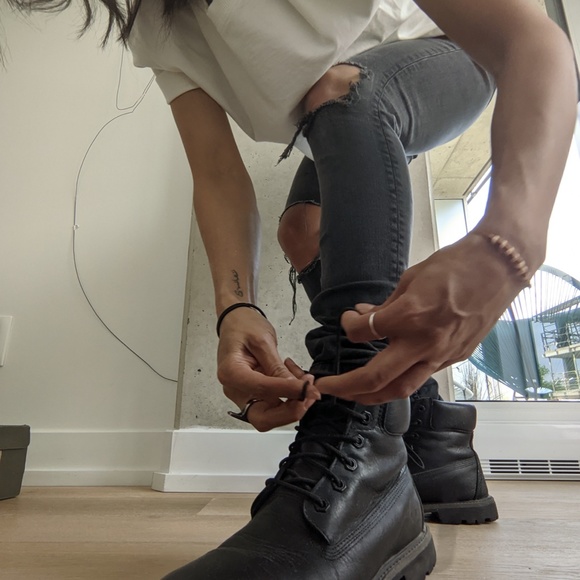 Timberland women's waterproof Premium black size 8 - Picture 2 of 5